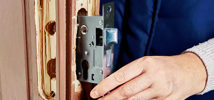 Garage Door Lock Replacement East Ridge